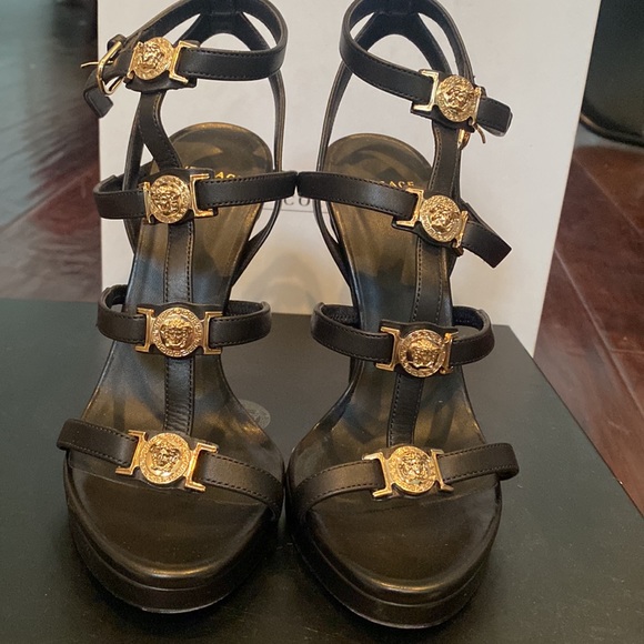 Versace heels size 5 Tribute Icon Medusa Medallion - Picture 2 of 6